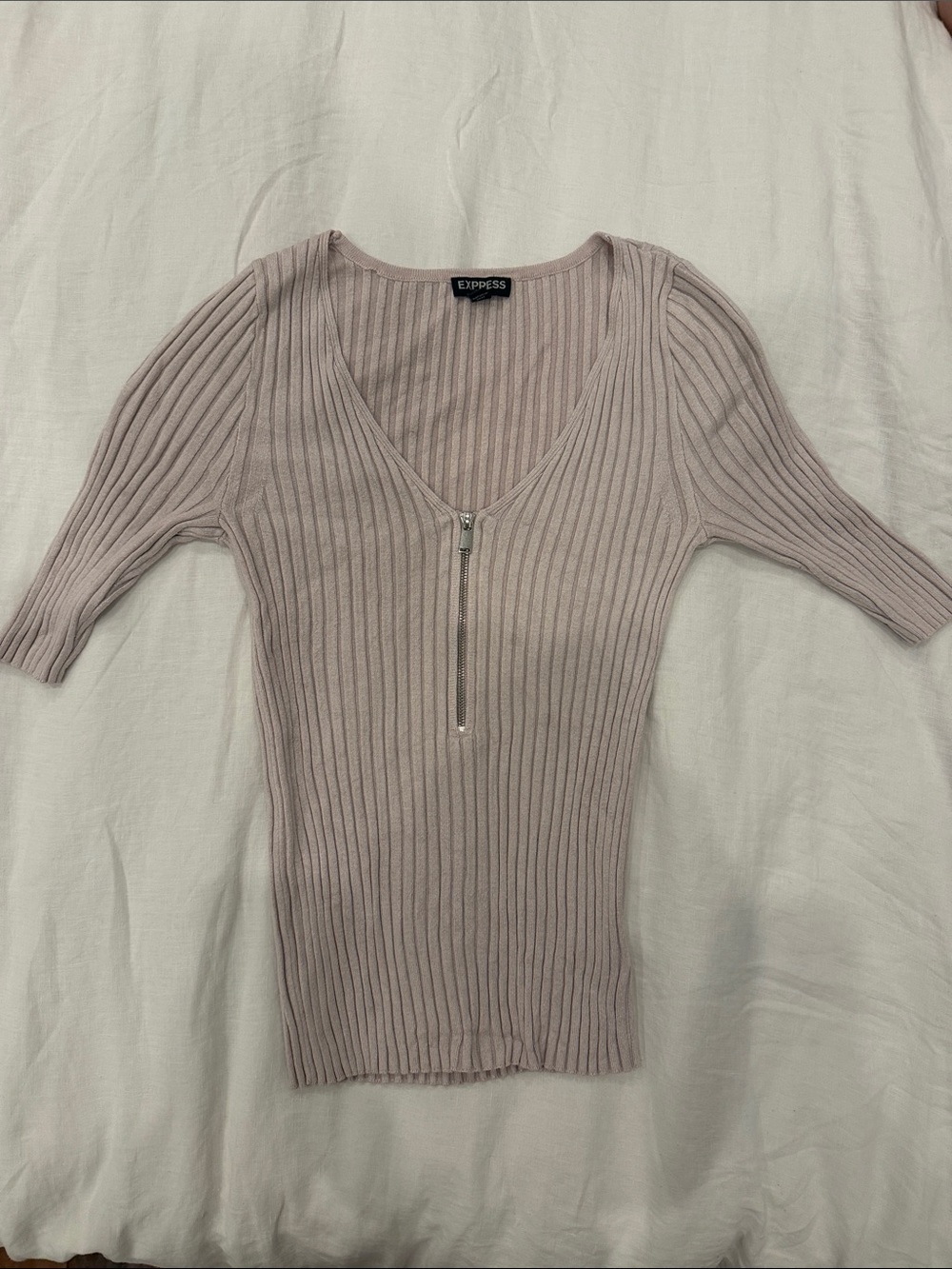 Express Slim Ribbed Zip Front Top in Light Mauve
